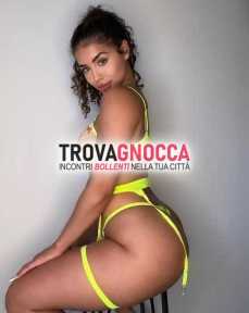 sexy crocerossina camice bianco e tacchi spillo curve infarto. x rianimarti completamente mie amorevoli cure. nuove foto sexy crocerossina camice bianco e tacchi spillo curve infarto. x rianimarti completamente mie amorevoli cure. nuove foto