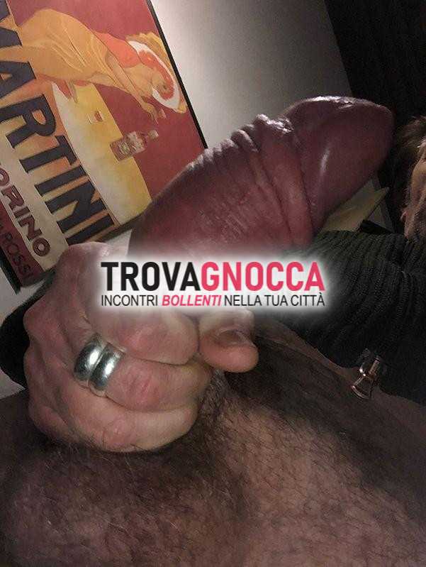 accolgo ragazza snella amante sesso e divertimento senza limiti.