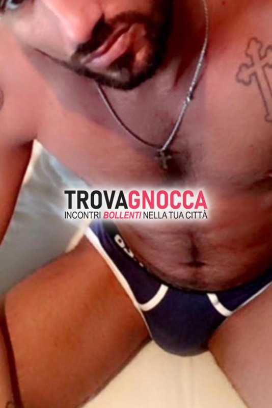 siamo due attivo e passivo cerchiamo terzo versatile attivo porcate maschi . non ci piace perdere tempo solo persone porche decise e foto