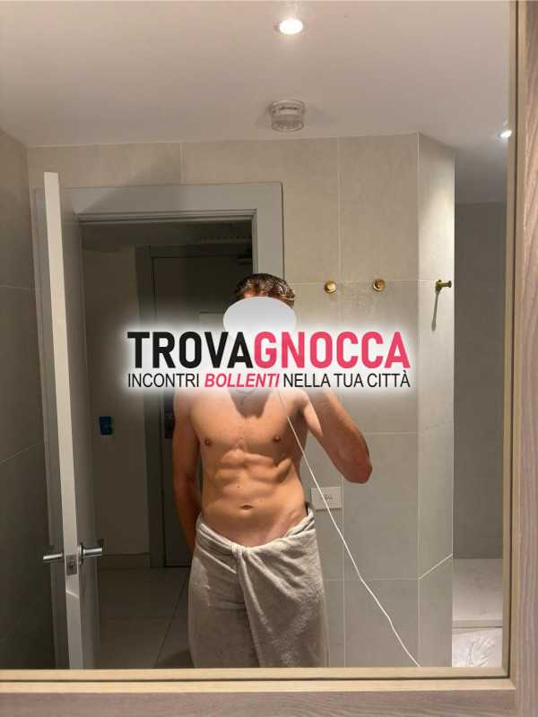 giovane 22enne biondo tutte vostre fantasie scrivetemi ci accordiamo tutto