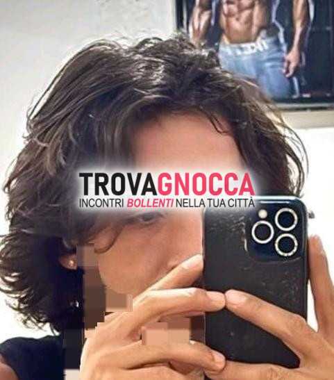 arrivato pescara maschio asono appena arrivato e un'attitudine dominante foto reali 🍆
