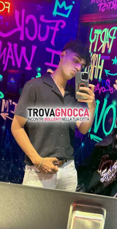ragazzo giovane disponibile
