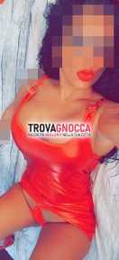 seducente e sofisticata napoletana sa trasformare lussuria pura arte. scopri suo mondo piacere e raffinatezza.