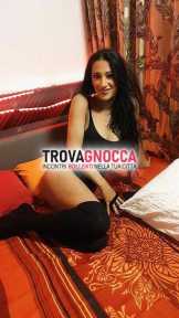vicino al centro commerciale roma est troverai jade bellissima transessuale cubana. vieni trovarmi non te ne pentirai