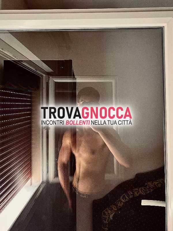ragazzo 22 anni alto