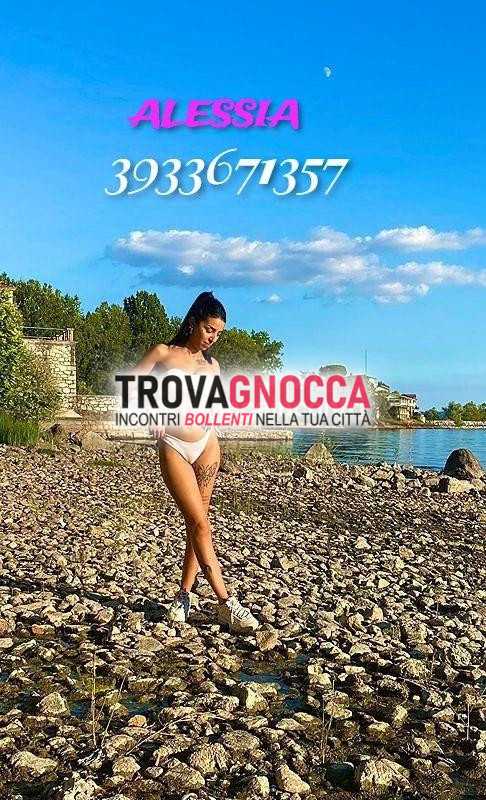 ciao tutti questa è mia prima esperienza quindi vi prego non perdere tempo cerco solo italiani sono un'italiana reale 20 anni leggete attentamente mio annuncio tengo molto al lato b e sono mistress❤
