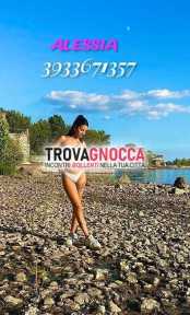 ciao tutti questa è mia prima esperienza quindi vi prego non perdere tempo cerco solo italiani sono un'italiana reale 20 anni leggete attentamente mio annuncio tengo molto al lato b e sono mistress❤