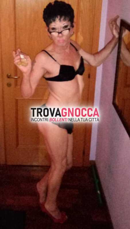 sexy puttanella troietta amatoriale tutta inculare