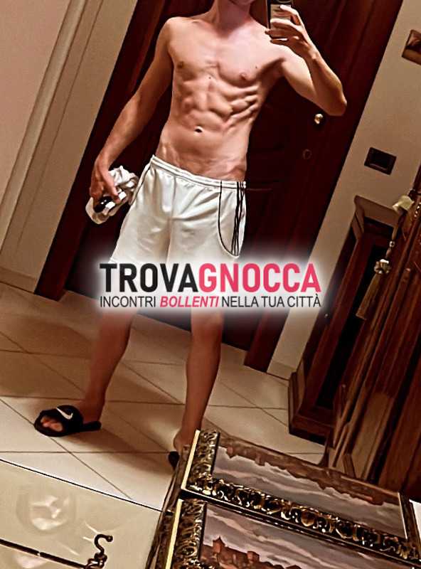 ad alassio🇮🇹affascinante figo giovane italiano🇮🇹🚀👑alex È dotato👑attivoversatilepassivo ⬆️↕️⬇️