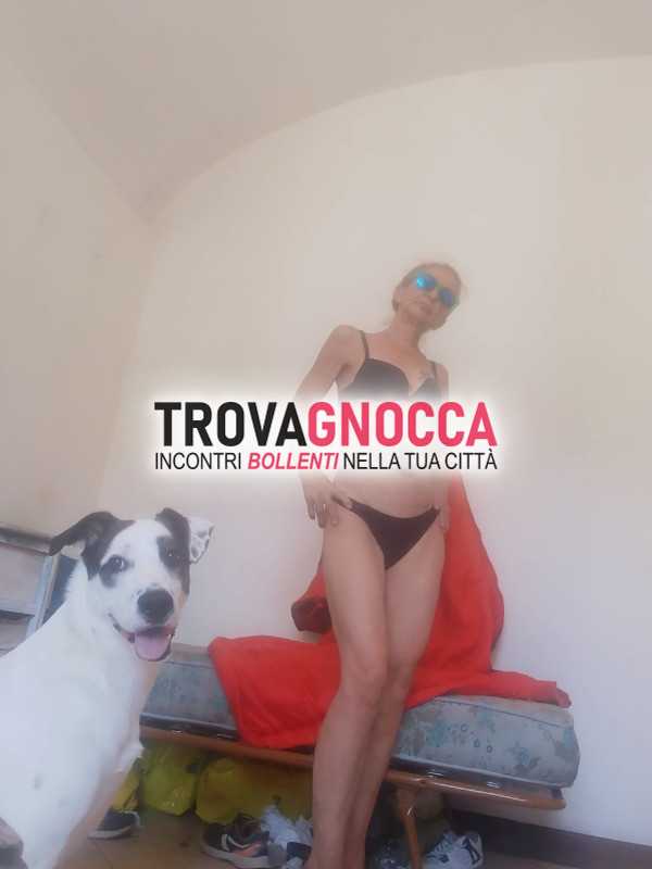 bella biondina italiana milf sexy sensuale squirto ingoio