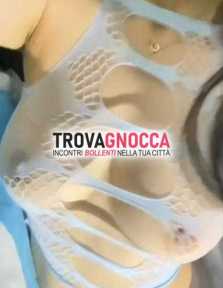 nuova arrivata giovane e bellissima orientale corpo perfetto sexy modella naturale impazzire dolce e incantevole.