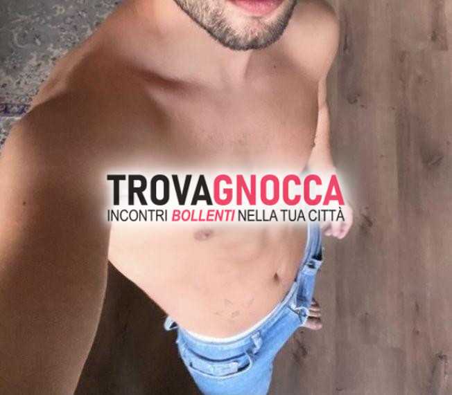 mi piace divertirmi giovane black che sa farlo bene.