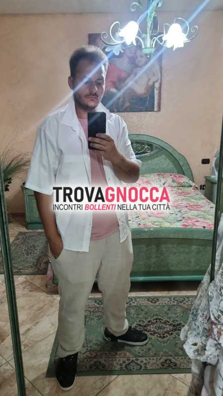 cerco donna che mi faccia scopare senza impegno