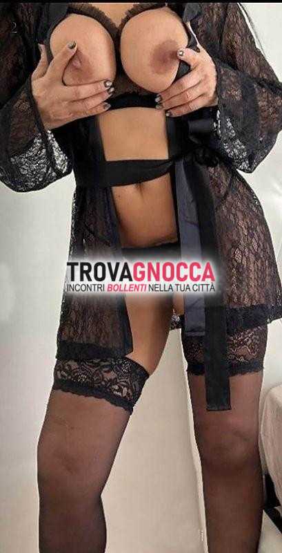  aurora 🌹 italiana . captivante seducente e sofisticata. 50enne solo pochi giorni.
