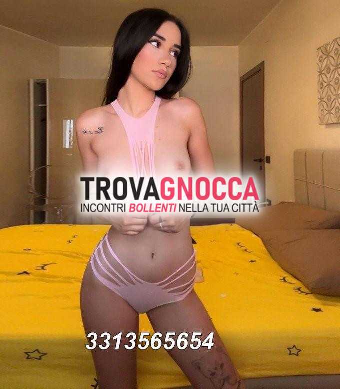 con corpo seducente pelle vellutata e profumata pronta essere assaggiata calma 👄dea gola profonda 🙂😘😘😘
