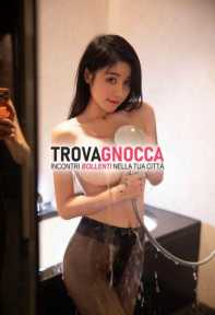 due meravigliose bellezze orientali sono pronte farsi coccolare dalla mia bocca calda 🍭 mentre io scopro piacere essere bagnata 🍒 e lasciarmi leccare 👅 fino raggiungere culmine piacere