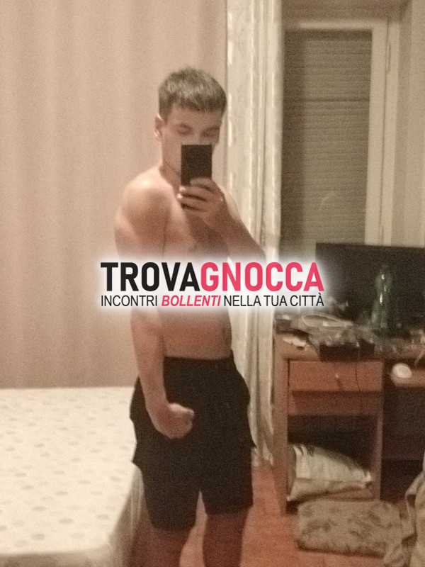cerco donna ragazza amante cazzo bianco d'oro e sborra
