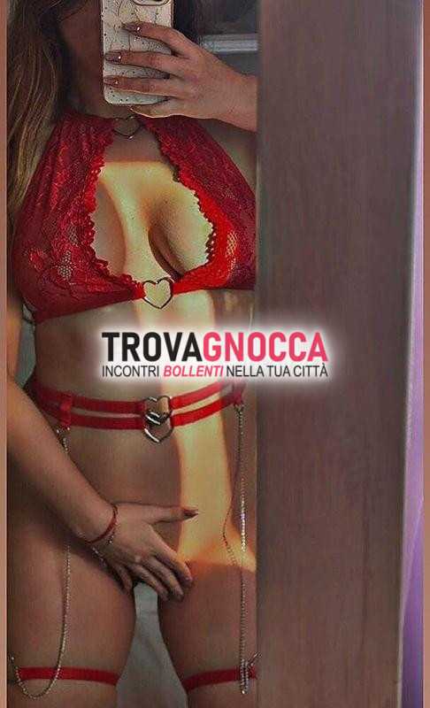 -donna e t.r.s due irresistibili bombe sexy karina e sara splendide e seducenti due more affascinanti pronte divertirsi e desiderose gustare tuo bastone fino fondo