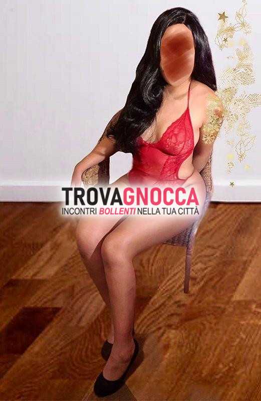 stupenda ragazza pronta offrire e assaporare intensi momenti piacere