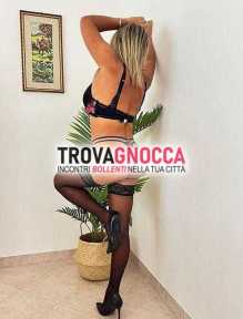 italiana new aurora magra e bionda foto vere e corpo fantastico È pronta offrire un'esperienza coinvolgente massaggi e baci fino alle 19