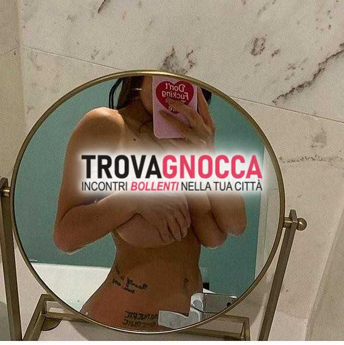 brenda 23 anni ti aspetta suo seno naturale deliziosi massaggi corpo corpo. lasciati trasportare un'esperienza coinvolgente e sensuale dove pioggia dorata si unisce ai tuoi desideri. vieni esaudire ogni fantasia