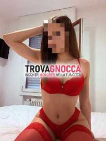 esclusiva vera studentessa 24enne non professionista solo uomini distinti astenersi stranieri