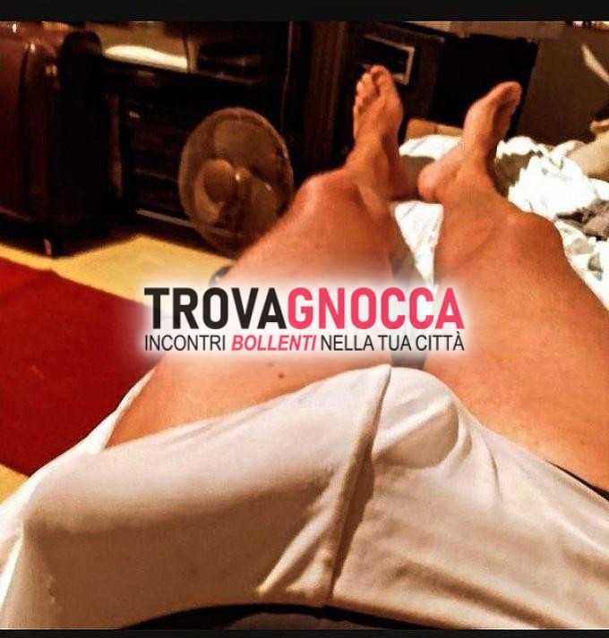 ragazzo master attivo unenorme dotazione pronto farvi bruciare desiderio penetrando dentro bocca e culo.