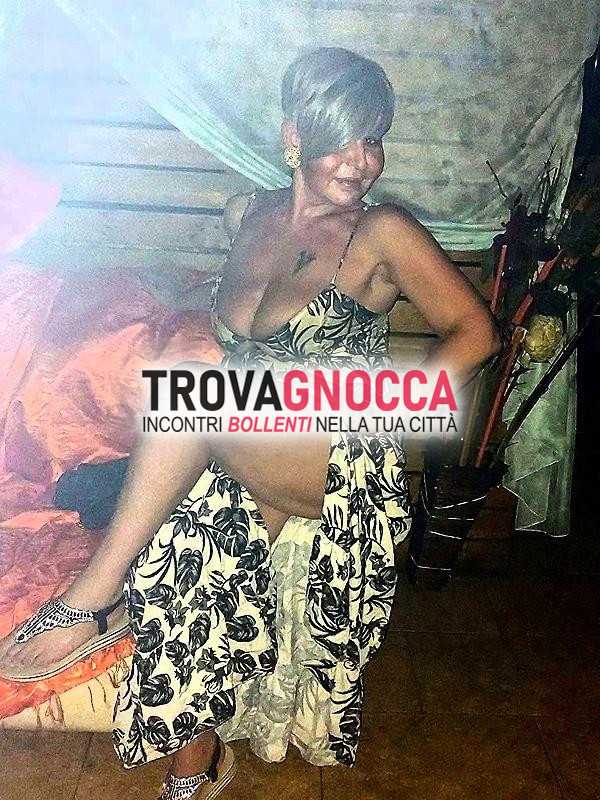 accoglierò esclusivamente uomini che sappiano dominarmi senza pietà. preliminari si svolgeranno modo delizioso fino all'ultimo istante sono un'appassionata fetish e sempre stato eccitazione. io sono sara trans.