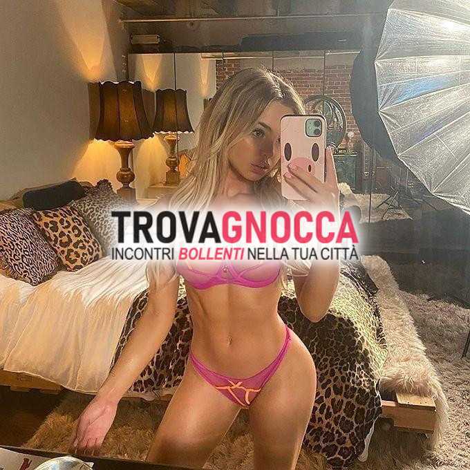 🇮🇹italianissima francesca bellissima studentessa 19 anni È porcellina esperta nell'arte pecorina. mi piace tenere pal