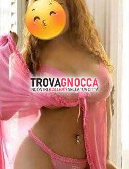 .꧁🧿꧂incantevole monica ꧁🧿꧂ donna che non dimenticherai facilmente bellezza rivelatrice seducente e pienamente accattivante 💋 ardente