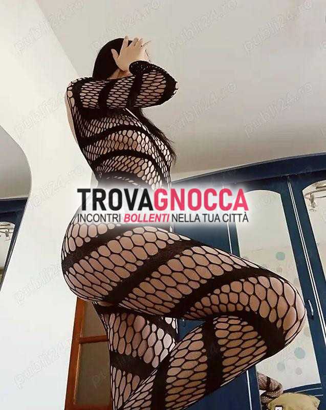 giulia È tornata❤️‍🔥incantevole e calore🔥sexy e seducente bocca 🔥patatina profumata leccare👅goditi eccitante momento '69' 🫦
