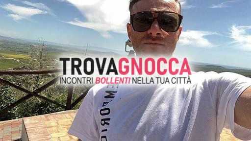 giovane affascinante attento e curato.
