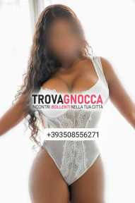 amaya giovane e accogliente ti invita scoprire sue foto vere al 100 unisciti me incontro delizioso dove ci immergeremo nel piacere e nella sensualità. non vedo l'ora averti qui