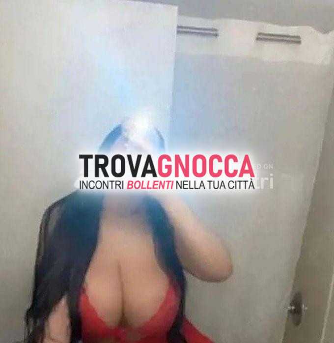 appena arrivata bologna alessandra È super napoletana 🌸 disponibile non solo incontri ma anche videochiamate.