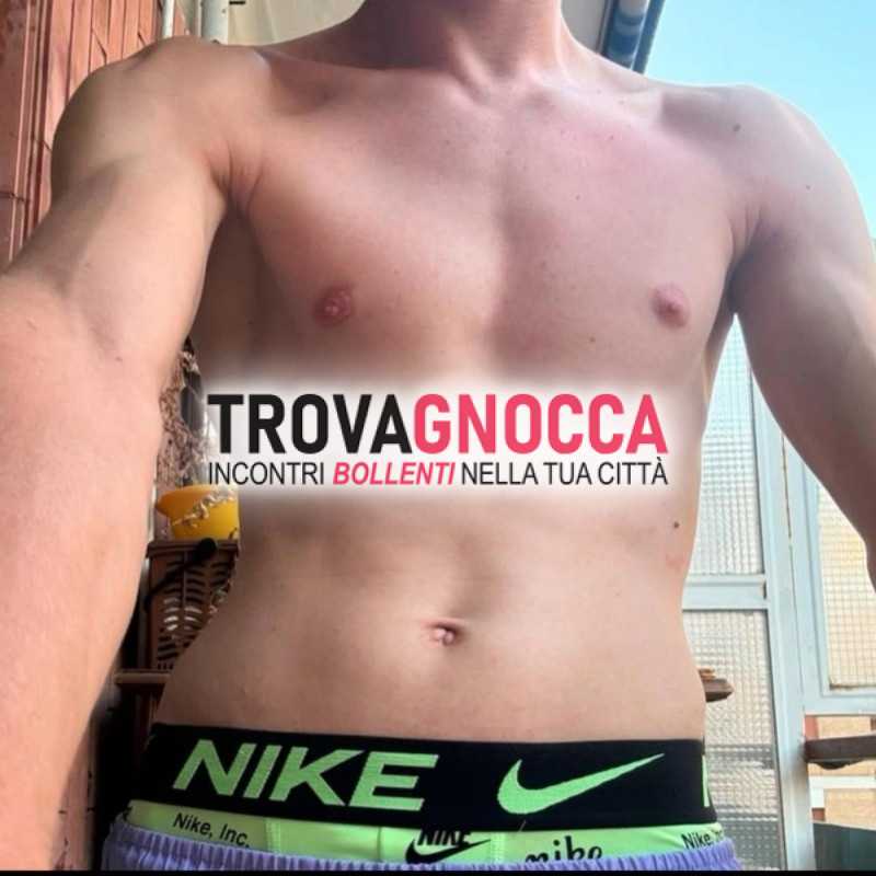 uomo cerca donne cui fare sesso.cerco solo donne.hai ancora molto tempo disposizione e non riesci trovare nessuno che possa darti quello che desideri nel sesso.le donne mi contattano e non hanno nulla perdere.