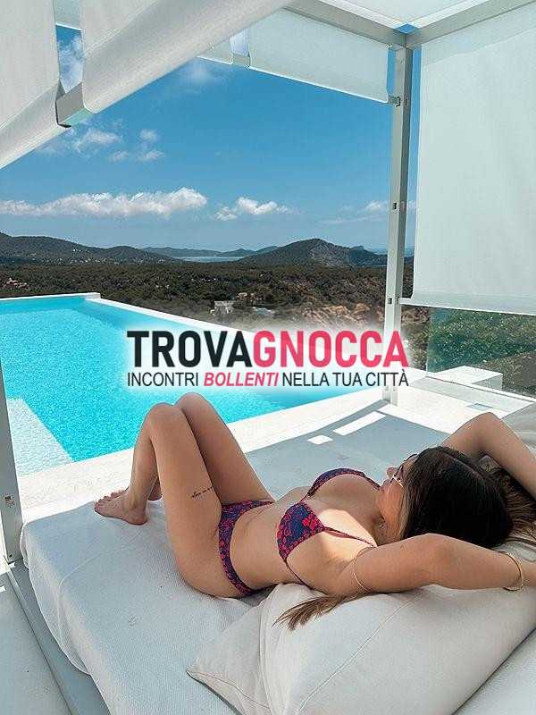 latina biondi magra