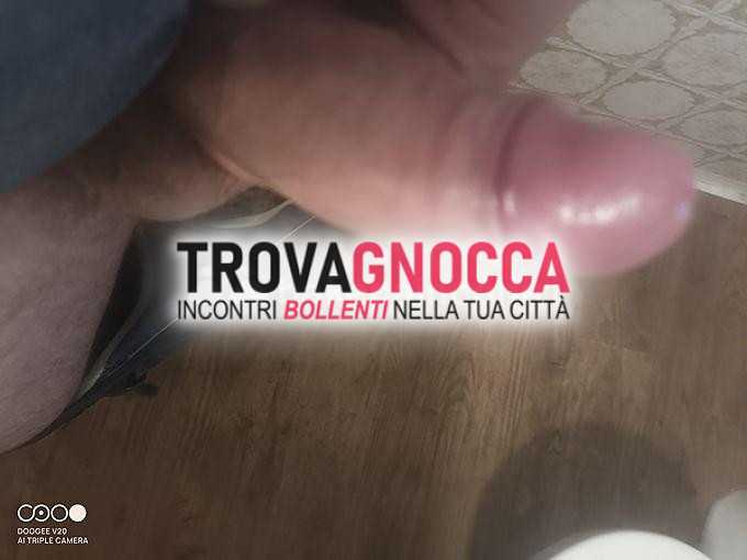 canolo farcito. deliziosa crema.