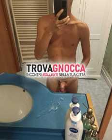 giovane cerca divertimento