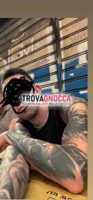 sono giovane 27 anni alla ricerca donna matura cui condividere momenti svago e divertimento.