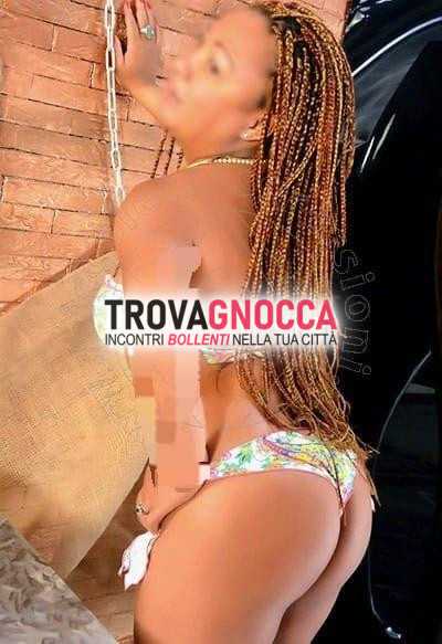 asti prima volta troverai francesca un'ambra affascinante e super completa. birichina e bella corpo statuario perfetto sue foto sono reali e rivelano tutte sue abbondanti misure