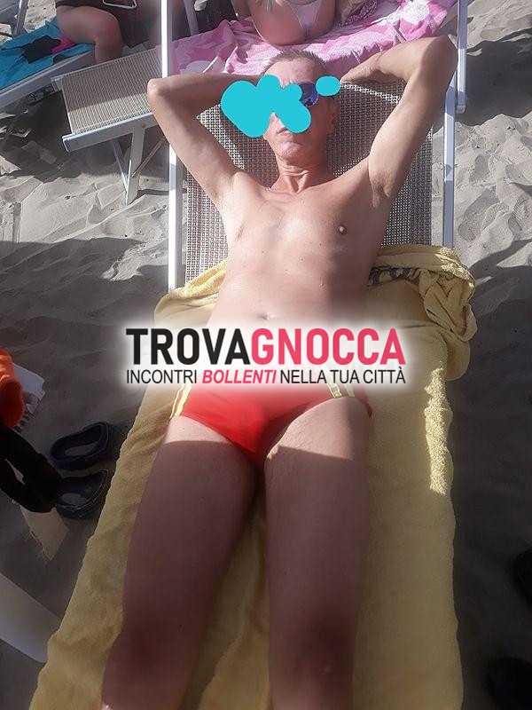 coppia italiana cerca uomini donne coppie e singoli bisex attivi esperienze massaggi 4 mani e divertirsi insieme