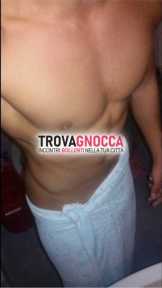 ragazzo molto carino disponibile coppia autentica