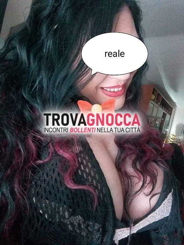 valeria e roberta due magnifiche milf sono pronte offrirti momenti puro piacere non lasciarti sfuggire l'opportunità conoscerle