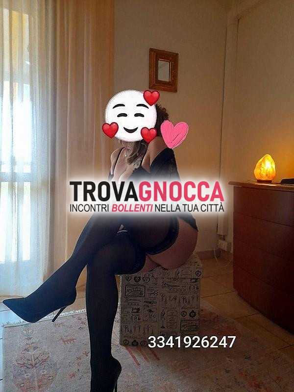 valeria e roberta due magnifiche milf sono pronte offrirti momenti puro piacere non lasciarti sfuggire l'opportunità conoscerle