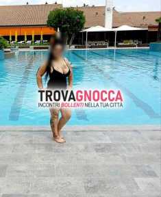 la tua bambolina 🍓 100 autentica 💕💕 incantevole e singolare pronta cederti tutta se stessa 👠-