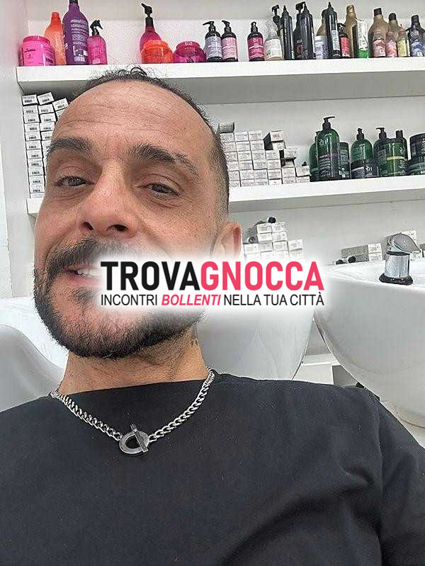 io uomo etero e mio amico bisex stiamo cercando coppia cui condividere momenti intensi e piccanti