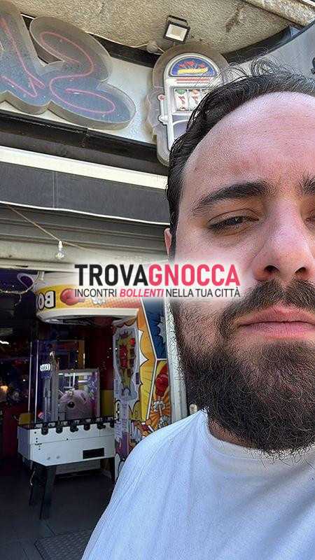 cerco ragazza che squirta sono disposto pagare molto. va bene anche milf o coppia osservare. ospiterò stasera
