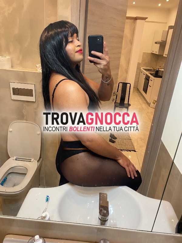 bella trav latina