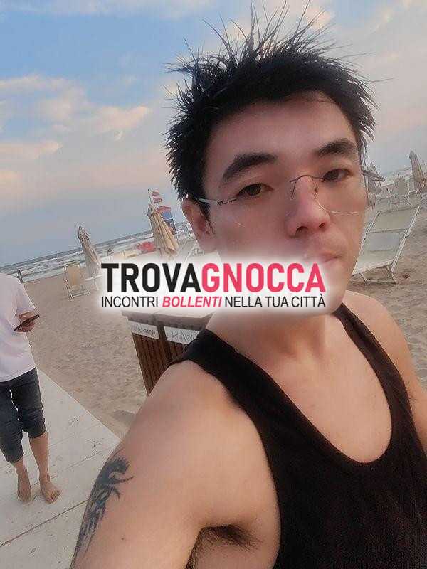 ragazzo cinese cerca un'esperienza sesso occasionale