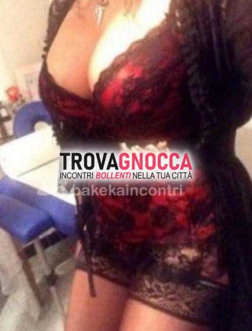 francavilla mare dolce e focosa lucia è donna matura che sa soddisfare desideri. bellezza mozzafiato e forme generose è signora vogliosa e raffinata pronta vivere momenti indimenticabili te.